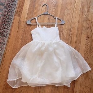Beautiful white dress with giant bow on back! Size S